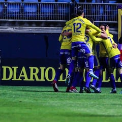 El Cádiz no pierde la estela y sigue soñando con Primera