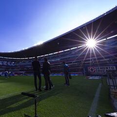 América y Cruz Azul ponen a prueba césped del estadio Azteca