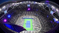 NEW YORK, NY - AUGUST 29: A general view of Arthur Ashe Stadium as Serena Williams of the United States and Carina Witthoeft of Germany take the court prior to their women&#039;s singles second round match on Day Three of the 2018 US Open at the USTA Billie Jean King National Tennis Center on August 29, 2018 in the Flushing neighborhood of the Queens borough of New York City.   Julian Finney/Getty Images/AFP
 == FOR NEWSPAPERS, INTERNET, TELCOS &amp; TELEVISION USE ONLY ==