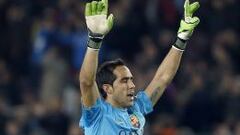 Claudio Bravo ha jugado los 16 partidos de la Liga de Espa&ntilde;a, le han anotado solo siete goles y en 11 fechas termin&oacute; con su arco en cero.