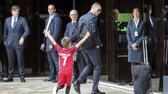 Cristiano aterriza en Mosc&uacute; junto a la selecci&oacute;n portuguesa.