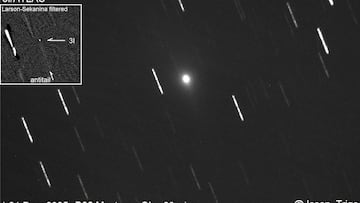 El cometa 3I/ATLAS en el centro de esta imagen en que las
estrellas
se aprecian como arcos debido al rápido movimiento del cometa. En el
recuadro sup.
dcho. se muestra el entorno filtrado del cometa para evidenciar la
cola y los chorros
que se desprenden del núcleo