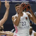Edy Tavares, durante el partido que enfrentó al Real Madrid y al Anadolu Efes, correspondiente a la 32ª jornada de la Euroliga.