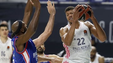 Edy Tavares, durante el partido que enfrentó al Real Madrid y al Anadolu Efes, correspondiente a la 32ª jornada de la Euroliga.