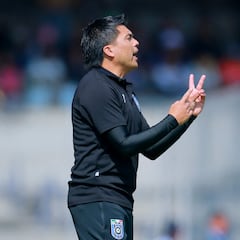 Esteban González festeja en México