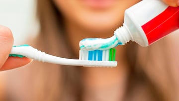 Ni Sensodyne ni Pepsodent: la pasta dental prohibida en Argentina que se sigue comercializando en Chile