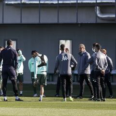 El Betis plantea otro ajuste salarial a su primera plantilla