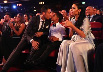 Cristiano Ronaldo fue premiado por segundo a?o consecutivo con el premio 'The Best' 2017