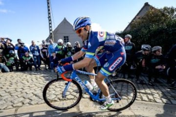 El 27 de marzo de 2016, Antoine Demoitie muere al ser atropellado por una moto tras sufrir una caída en la clásica Gante-Wevelgem.