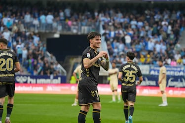 El Málaga gana a Las Palmas el partido de los siete puntos
