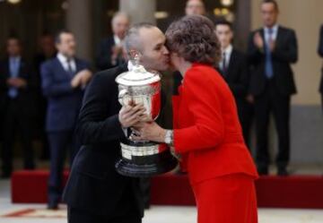 Premio Reina Sofía la persona o entidad que más ha destacado por un gesto especialmente relevante de nobleza o juego limpio en la práctica deportiva, o que haya prestado una contribución especial a la erradicación de la violencia en el deporte.