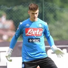 Idasiak, el juvenil arquero de Napoli que se inspira en Ospina