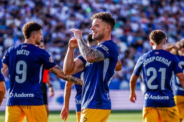 También estrenó su cuenta goleadora de la temporada Alende, en la goleada del Andorra, ante el Leganés. Un buen tanto desde dentro del área, con una curvita tras golpeo con su pierna derecha.
