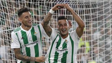 Sanabria y Sergio Le&oacute;n celebran un gol ante el Levante.