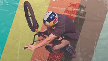 Rider de BMX con casco Red Bull en el cartel del Happy Ride Weekend que se celebra en La Poma Bikepark.