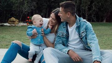 Chicharito, Sarah Kohan y Noah v&iacute;a Instagram @sarahkohan. Enero 21, 2019.