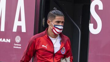 El volante de Chivas ha dirigido un mensaje a los aficionados rojiblancos, a través de las redes sociales del club.