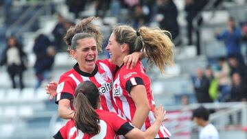 Valdezate, Zubieta y Peke celebran el gol del Athletic al Alavés en el 95'.