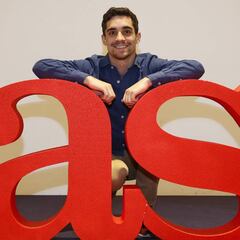 Javier Fernández visitó la redacción de As tras su séptimo Oro europeo