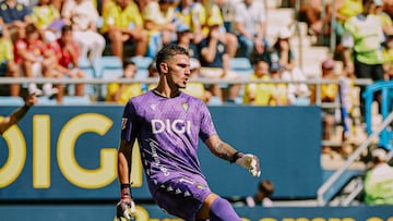 Víctor Aznar en el encuentro que medía al Cádiz y al Eibar en la jornada 5 de la Liga Hypermotion en el Nuevo Mirandilla.