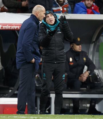 Zinedine Zidane hablando con David Bettoni.