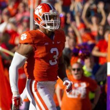 Vic Beasley con los Clemson Tigers.