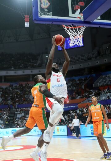La selecci¨®n espa?ola de baloncesto vence en su debut en el Mundial ante Costa de Marfil.