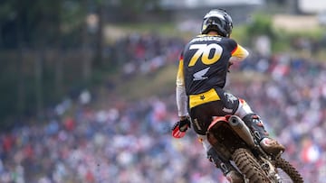 Rubén Fernández, con la Honda en el MXGP de Francia.