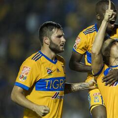 Tigres vence a Chivas en El Volcán con gol de penal al 90+4'