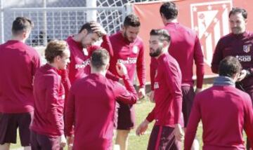 Los jugadores titulares ante el Barcelona realizaron carrera continua.