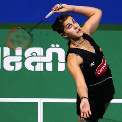 Spain shuttle back to reach quarter finals