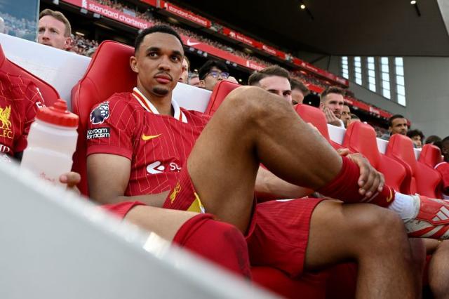 Liverpool explota: Alexander-Arnold traidor, perdedor, rata...