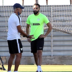 José Rodríguez abandona la concentración y estudia su salida