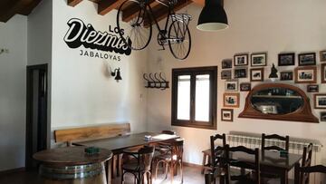 Echan al alcalde de un pueblo por cerrar el único bar