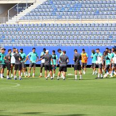 Málaga CF: cuatro millones y siete fichajes más