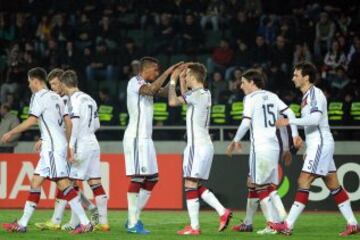 0-1. Marco Reus celebró con  Jerome Boateng el primer tanto.