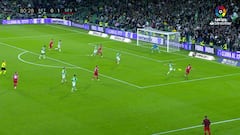 ¡Su lateral como '9'! El insólito gol que recibió Claudio Bravo