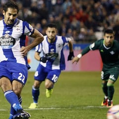 El Depor salva un punto en el 92' con un polémico penalti