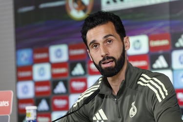 Arbeloa: “Estoy dispuesto a hacer una estatua de Rüdiger en mi jardín”