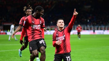 Jovic celebra su primer gol con el Milan.