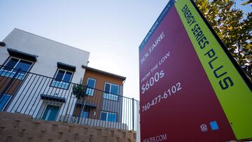 FILE PHOTO: New contemporary attached residential homes are shown for sale by Beazer Homes USA Inc. in Vista, California, U.S., October 24, 2023. REUTERS/Mike Blake/File Photo