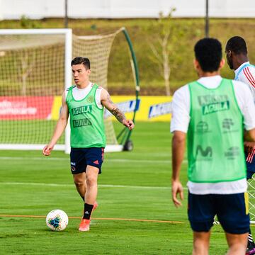 La Selección Colombia completó una semana de trabajos y se enfoca en el duelo de Eliminatorias ante Perú. Reinaldo Rueda ha estado muy atento a sus elegidos.