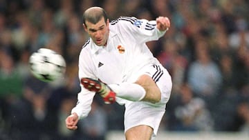 15/05/02 FINAL DE LA CHAMPIONS LEAGUE EN GLASGOW  REAL MADRID  BAYER DE LEVERKUSEN ZIDANE MARCA EL GOL DEFINITIVO 2 - 1 GOL
 PUBLICADA 17/05/02 NA MA17 3COL  PUBLICADA 20/05/02 NA MA10 2COL