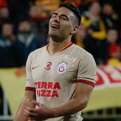 Al Wahda habría comenzado a negociar por Falcao