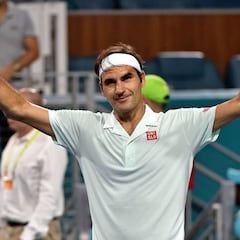 Federer barre a Shapovalov y jugará la final ante Isner