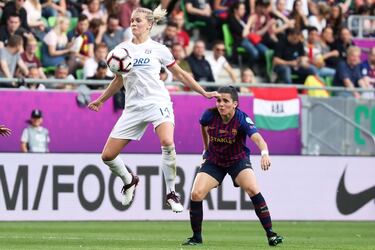 Hegerberg es otro de los iconos del fútbol femenino mundial. La atacante noruega, primera mujer en ganar un Balón de Oro (2018), renunció a jugar el Mundial para protestar por las desigualdades en el fútbol de su país. Sin embargo, a la delantera del Lyon no le hizo falta ir al Mundial para brillar en este 2019. Ganó el triplete (Copa, Liga, Champions) con el cuadro francés, siendo la MVP de la final ante el Barcelona con un hat-trick. Y es que lo que nunca le falta a la noruega es el gol, una condición que le ha convertido en estos meses del año en la máxima goleadora histórica de la Champions Femenina, con 54 dianas.