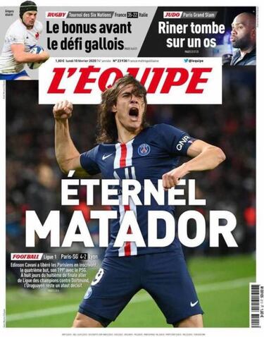 Cavani sale a escena en dos minutos