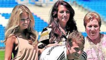 <b>ATRACCIÓN. </b>Rafael van der Vaart, en la imagen con su flamante familia, será una de las estrellas.