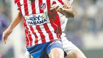 <b>DERBY SOSO. </b>Gravesen y Colsa, lucha en el centro del campo.