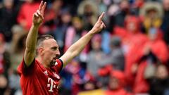 04 May 2019, Bavaria, Munich: Soccer: Bundesliga, Bayern Munich - Hannover 96, 32nd matchday in the Allianz Arena. Franck Ribery of FC Bayern Munich rejoices over his goal to 3:1. Photo: Matthias Balk/dpa - IMPORTANT NOTE: In accordance with the requireme